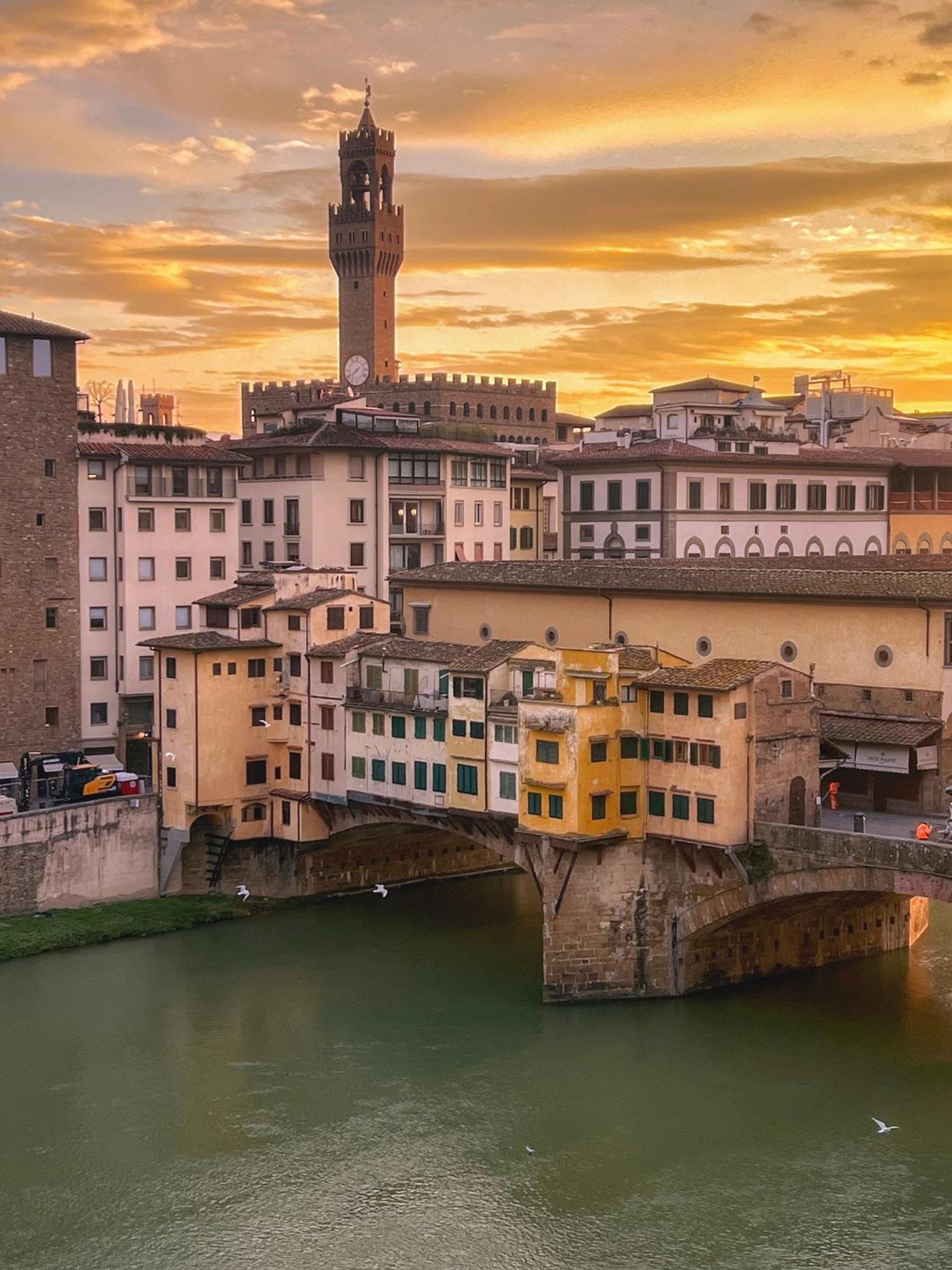 Ponte Vecchio View Luxury Apartment Флоренция Экстерьер фото