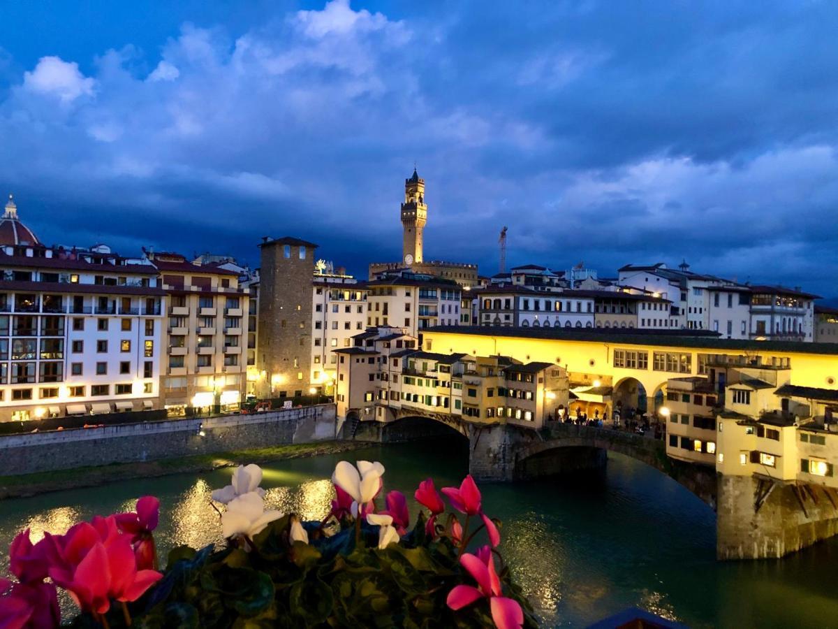 Ponte Vecchio View Luxury Apartment Флоренция Экстерьер фото